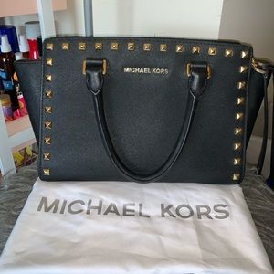 Michael Kors Medium Selma Studded Crossbody
